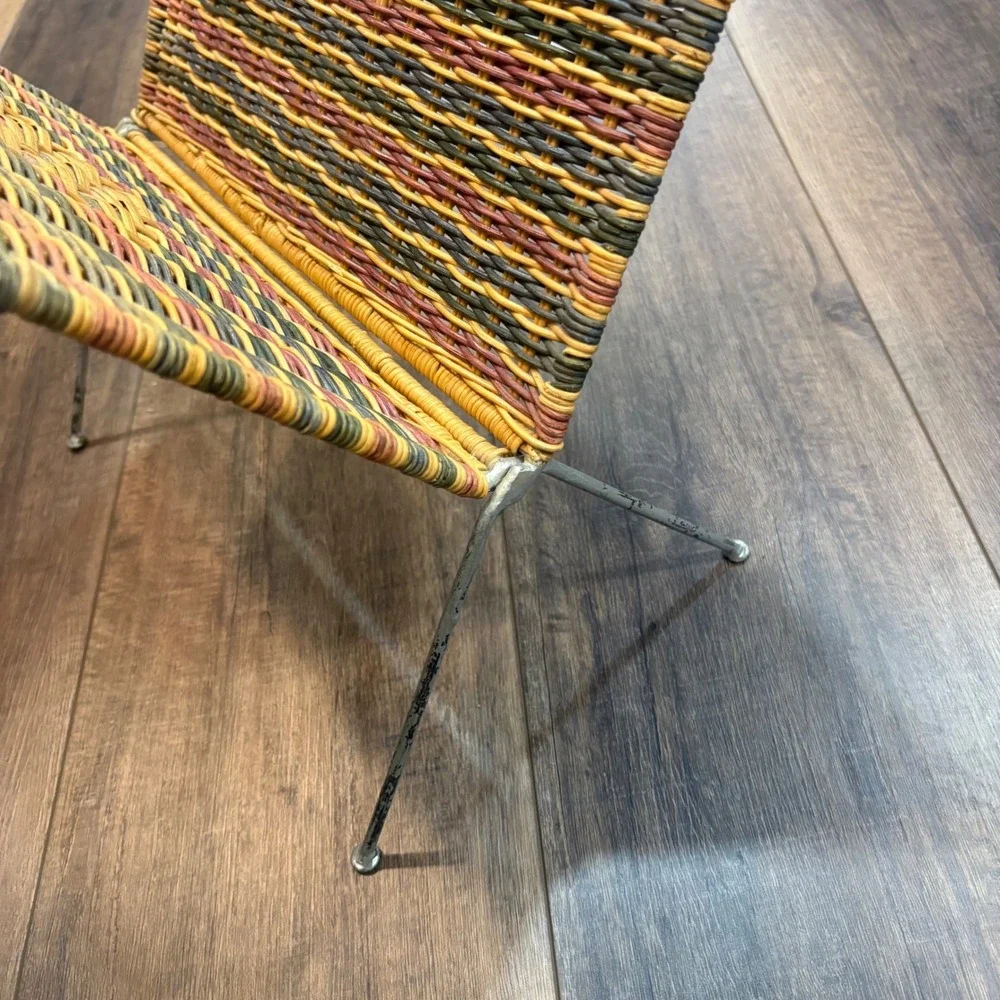 Vintage Wicker Magazine Rack Folding Metal Floor Stand Woven Boho Earth Tones